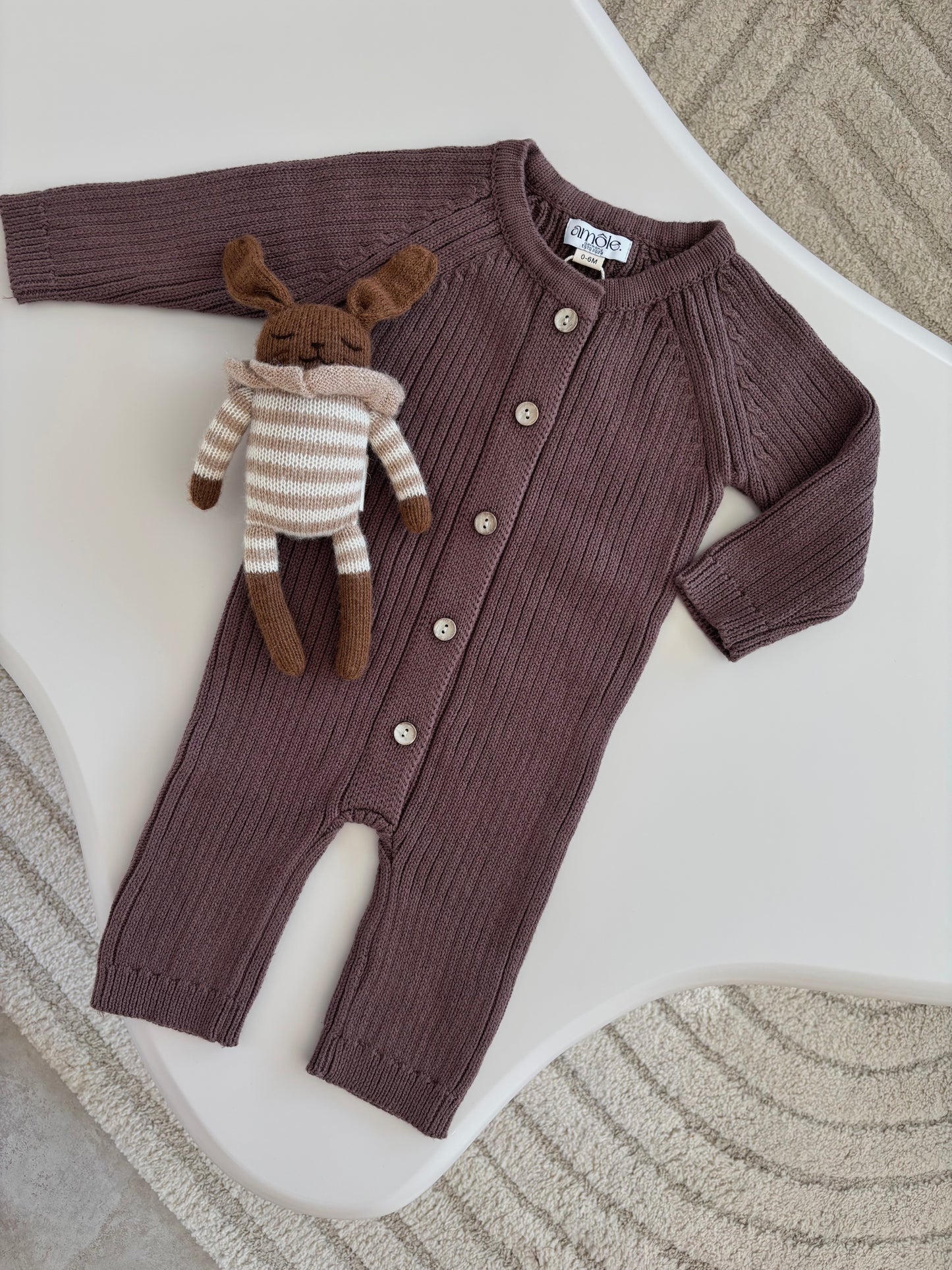 Rippenstrick Strampler in Mocha